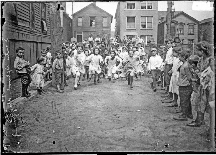 03 - 1910: Children Playing